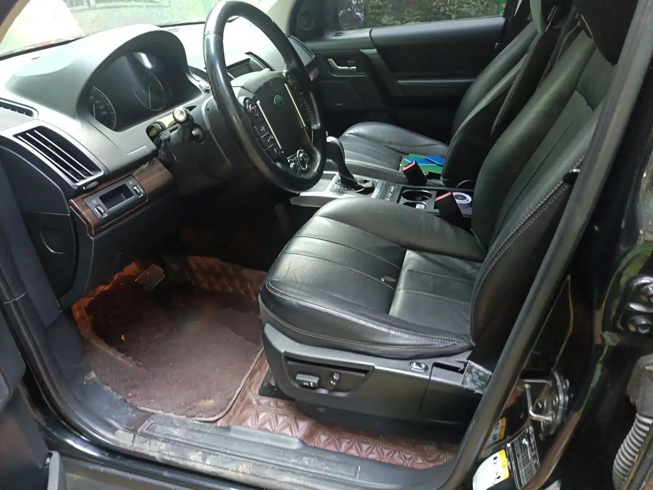 Land Rover Freelander 2 2013 2.0T Si4 SE Gasoline Edition — миниатюра 16