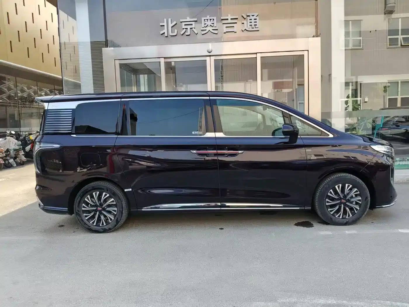 Hongqi HQ9 PHEV 2024 2.0T AWD Luxury Edition — миниатюра 7