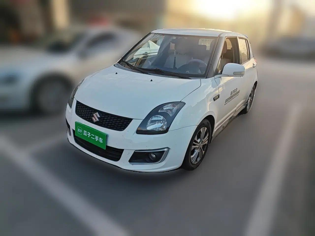 Suzuki Swift 2014 1.5L Automatic Fashion Edition — миниатюра 1