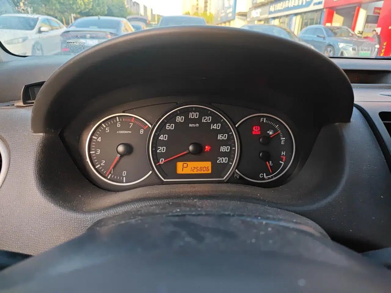 Suzuki Swift 2014 1.5L Automatic Fashion Edition — миниатюра 12