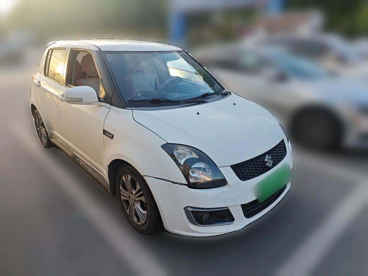 Suzuki Swift 2014 1.5L Automatic Fashion Edition — миниатюра 3