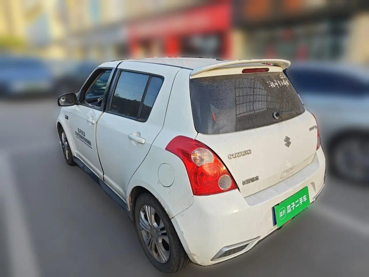 Suzuki Swift 2014 1.5L Automatic Fashion Edition — миниатюра 4