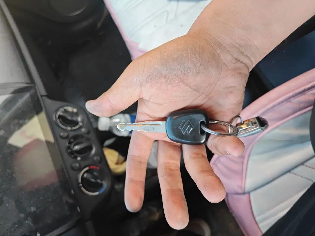 Suzuki Swift 2014 1.5L Automatic Fashion Edition — миниатюра 9
