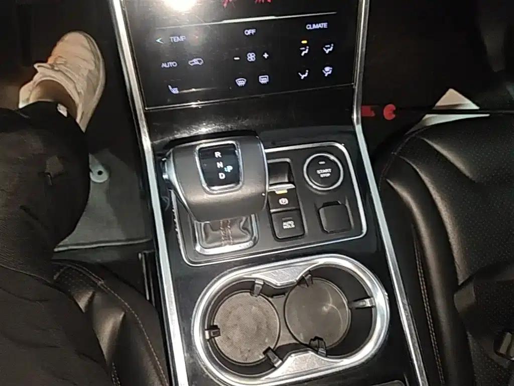 Hongqi E-HS3 2019 Intelligent Flagship Two-Wheel Drive Edition — миниатюра 14