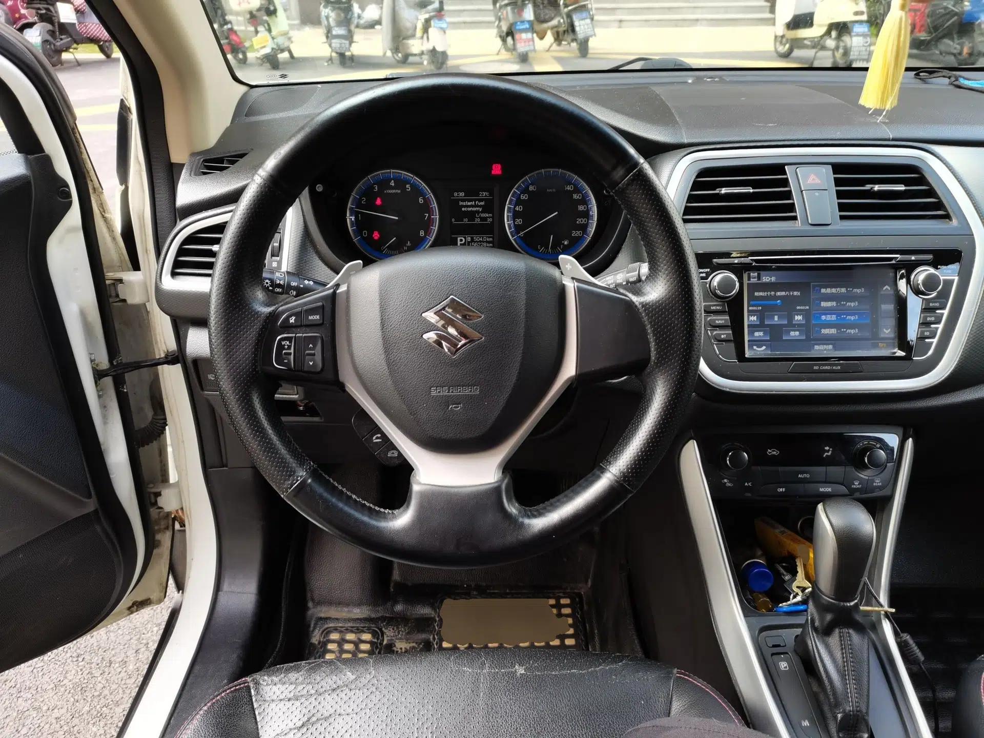Suzuki S-Cross 2014 1.6L CVT Two-Wheel Drive Elite Version — миниатюра 11