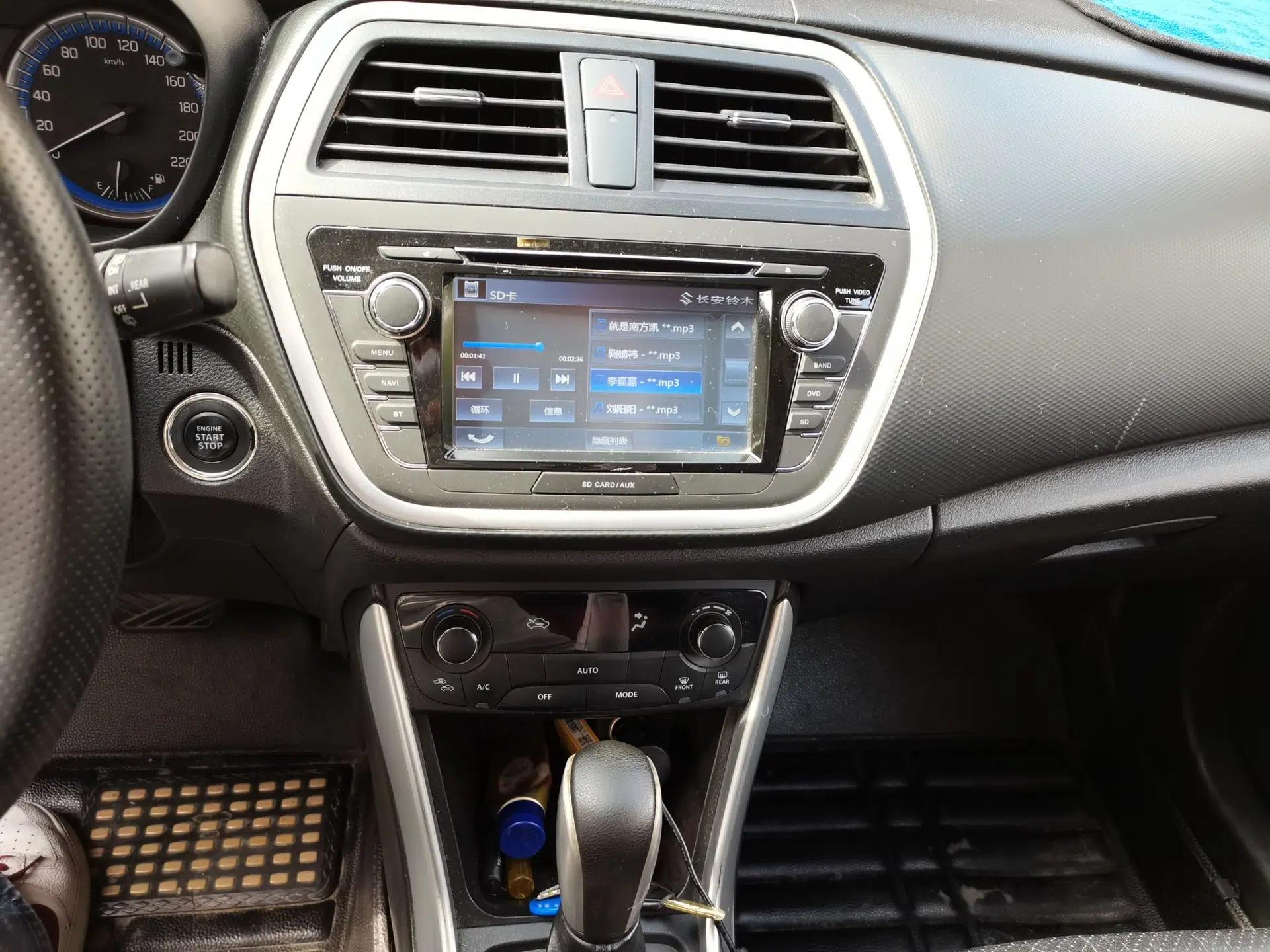 Suzuki S-Cross 2014 1.6L CVT Two-Wheel Drive Elite Version — миниатюра 14