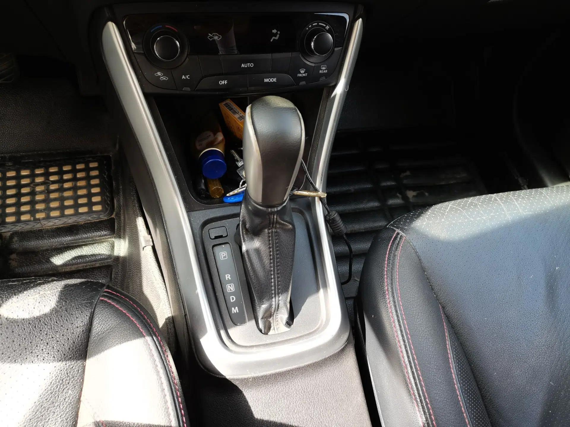 Suzuki S-Cross 2014 1.6L CVT Two-Wheel Drive Elite Version — миниатюра 15