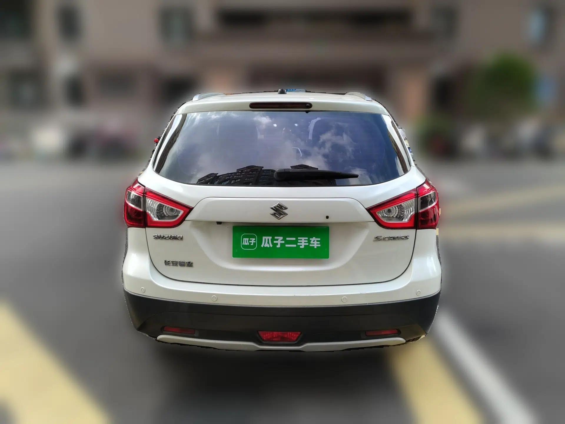 Suzuki S-Cross 2014 1.6L CVT Two-Wheel Drive Elite Version — миниатюра 5
