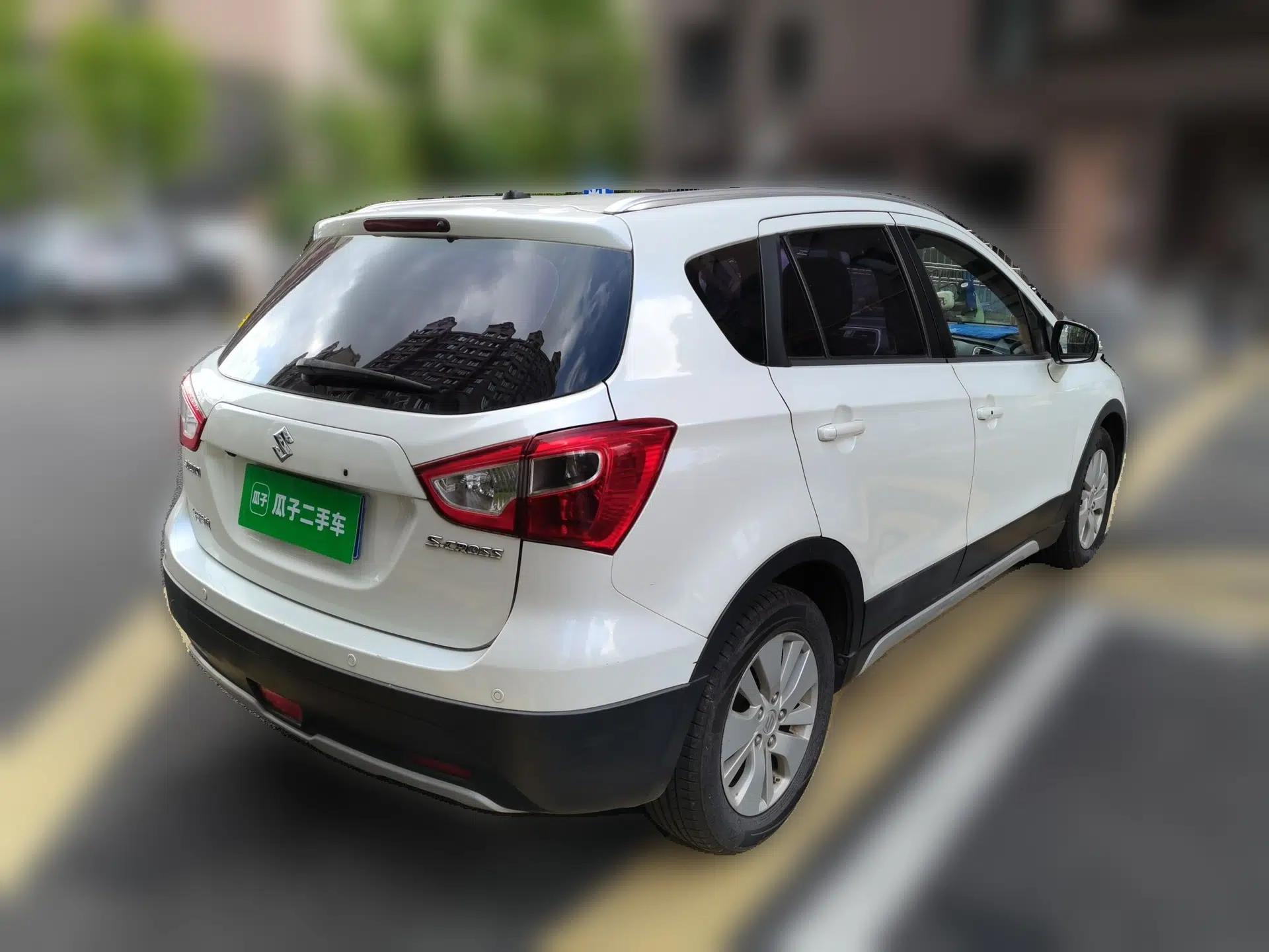 Suzuki S-Cross 2014 1.6L CVT Two-Wheel Drive Elite Version — миниатюра 6