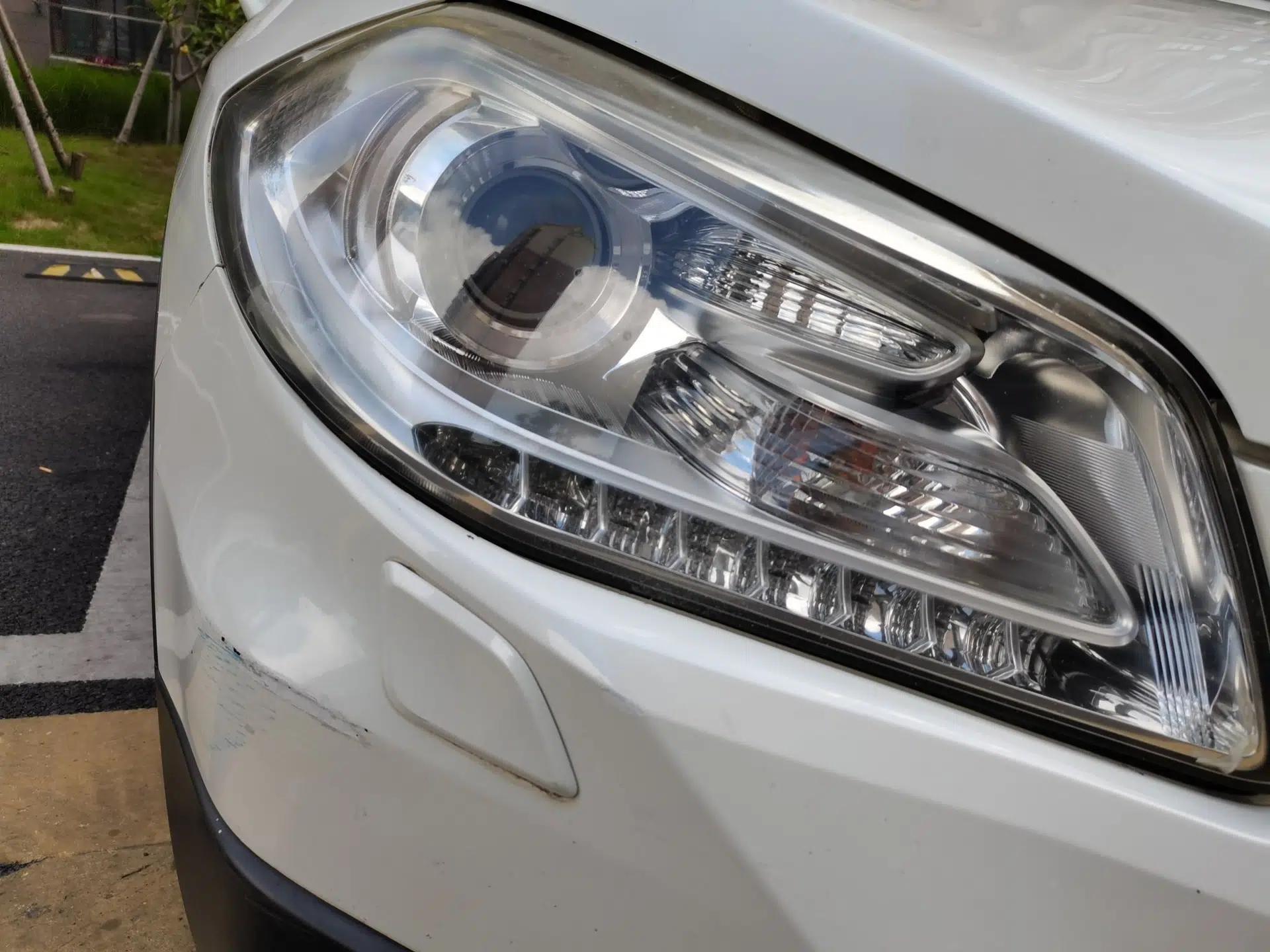 Suzuki S-Cross 2014 1.6L CVT Two-Wheel Drive Elite Version — миниатюра 7
