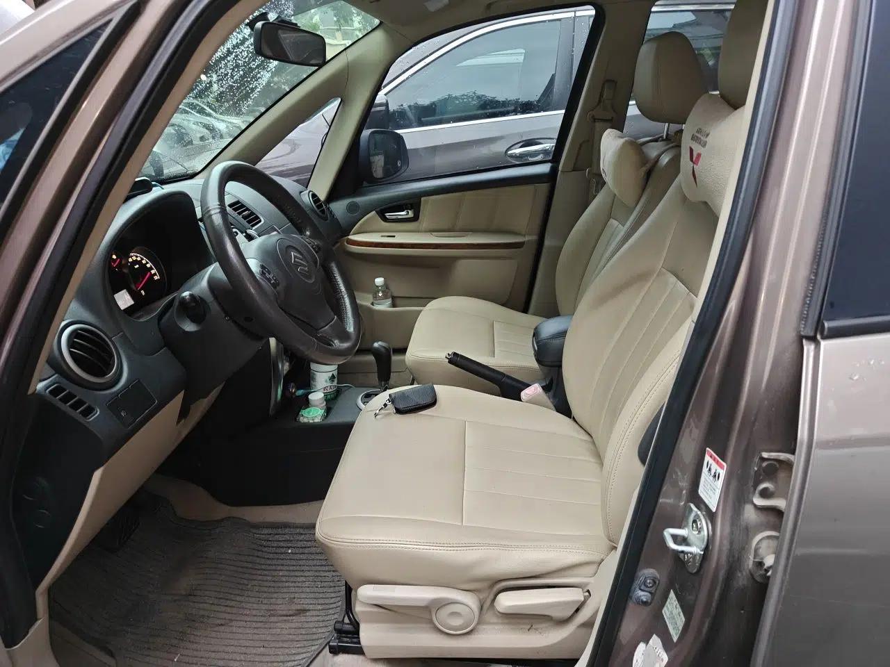 Suzuki SX4 S-Cross 2011 1.8L Automatic Luxury Model — миниатюра 16