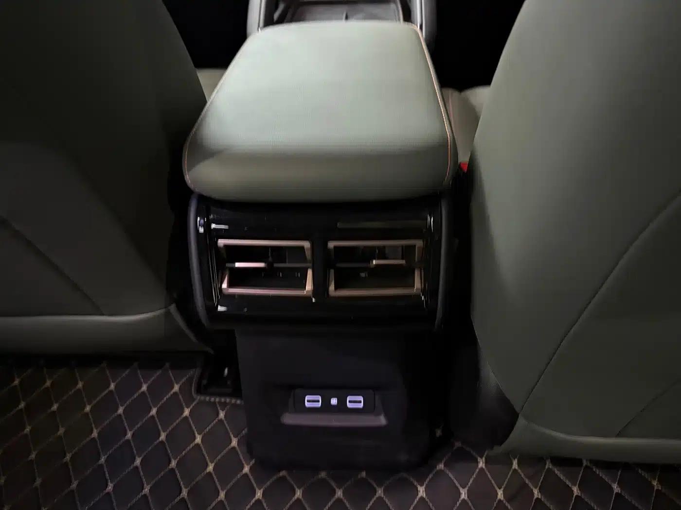 iCAR 03 2024 Model 501km 2WD Long Range Version — миниатюра 17