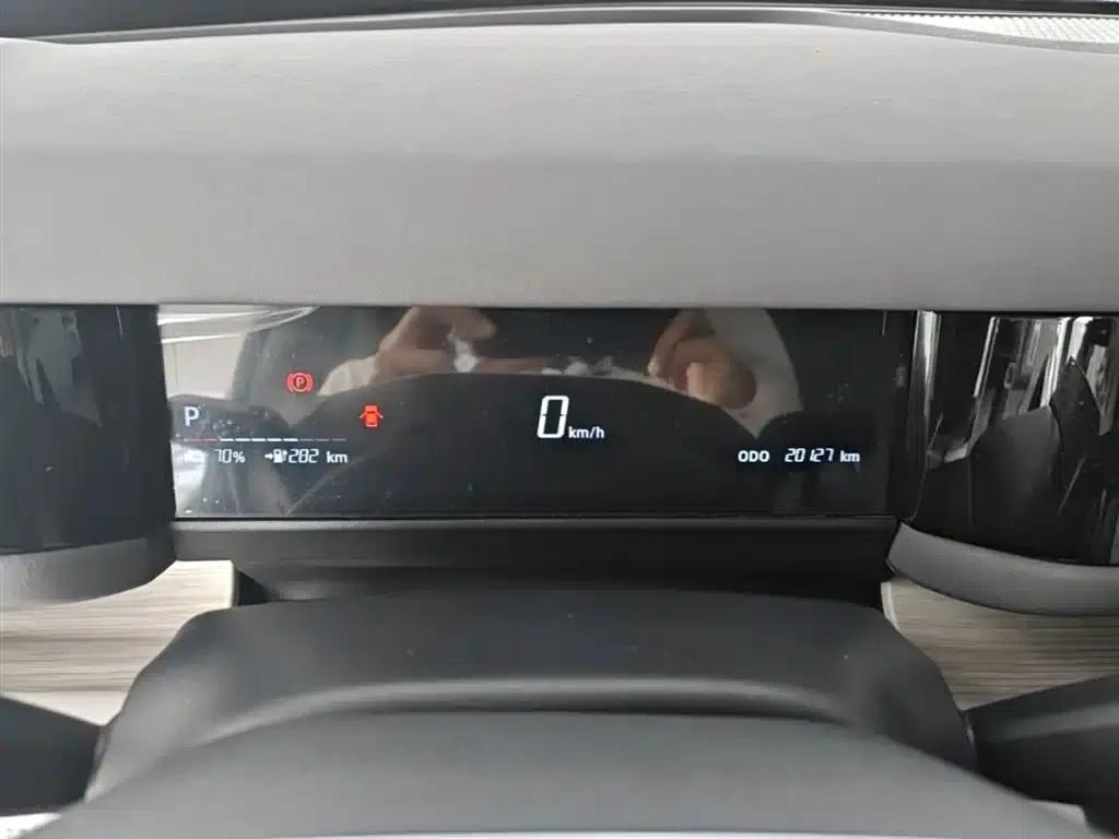iCAR 03 2024 Model 401km 2WD Standard Advanced Edition — миниатюра 12
