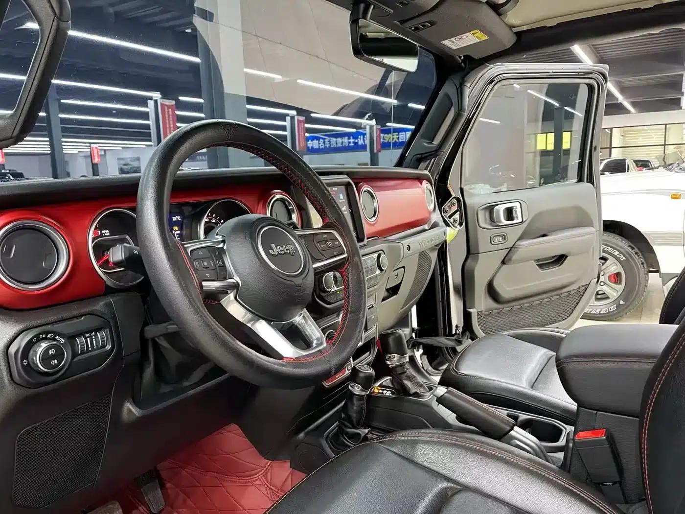 2021 Jeep Wrangler 2.0T Rubicon 4-Door — миниатюра 5