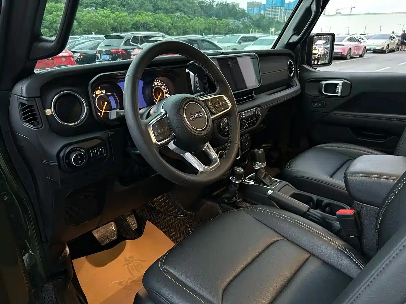 2024 Jeep Wrangler 2.0T Sahara 4-Door Edition — миниатюра 11