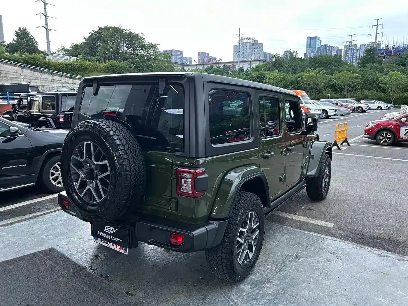 2024 Jeep Wrangler 2.0T Sahara 4-Door Edition — миниатюра 15