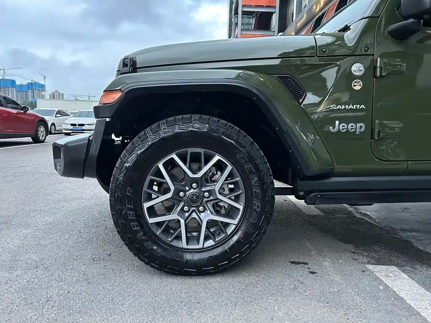 2024 Jeep Wrangler 2.0T Sahara 4-Door Edition — миниатюра 17