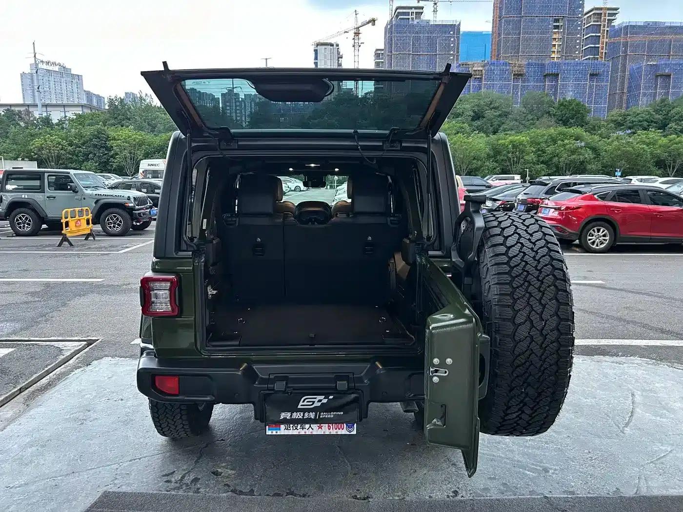 2024 Jeep Wrangler 2.0T Sahara 4-Door Edition — миниатюра 19