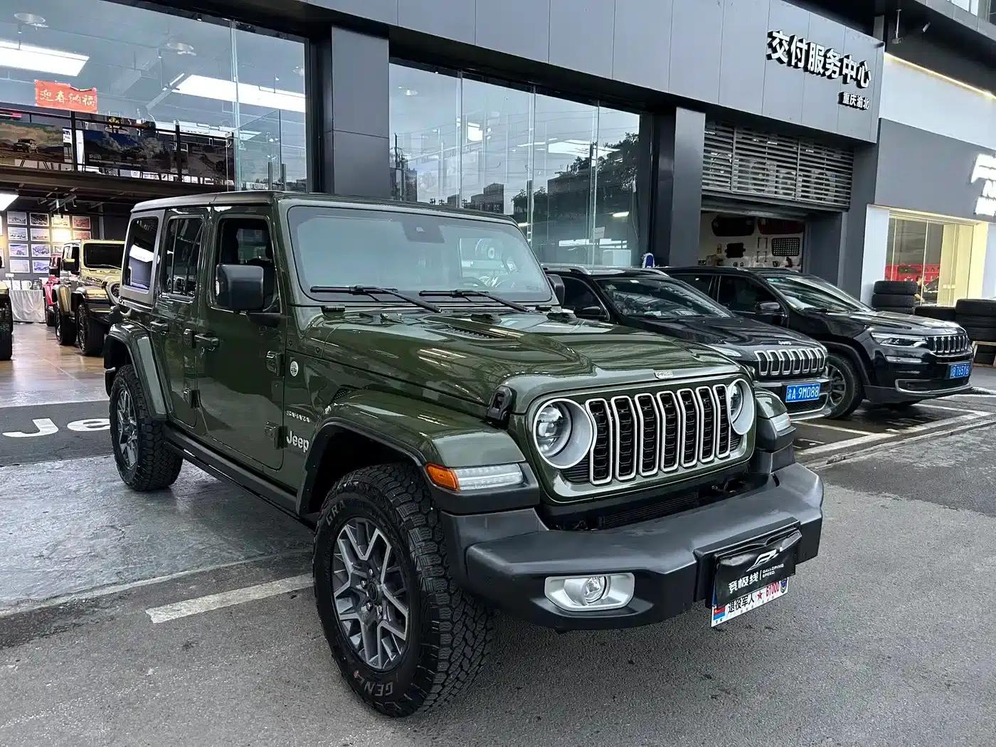 2024 Jeep Wrangler 2.0T Sahara 4-Door Edition — миниатюра 3