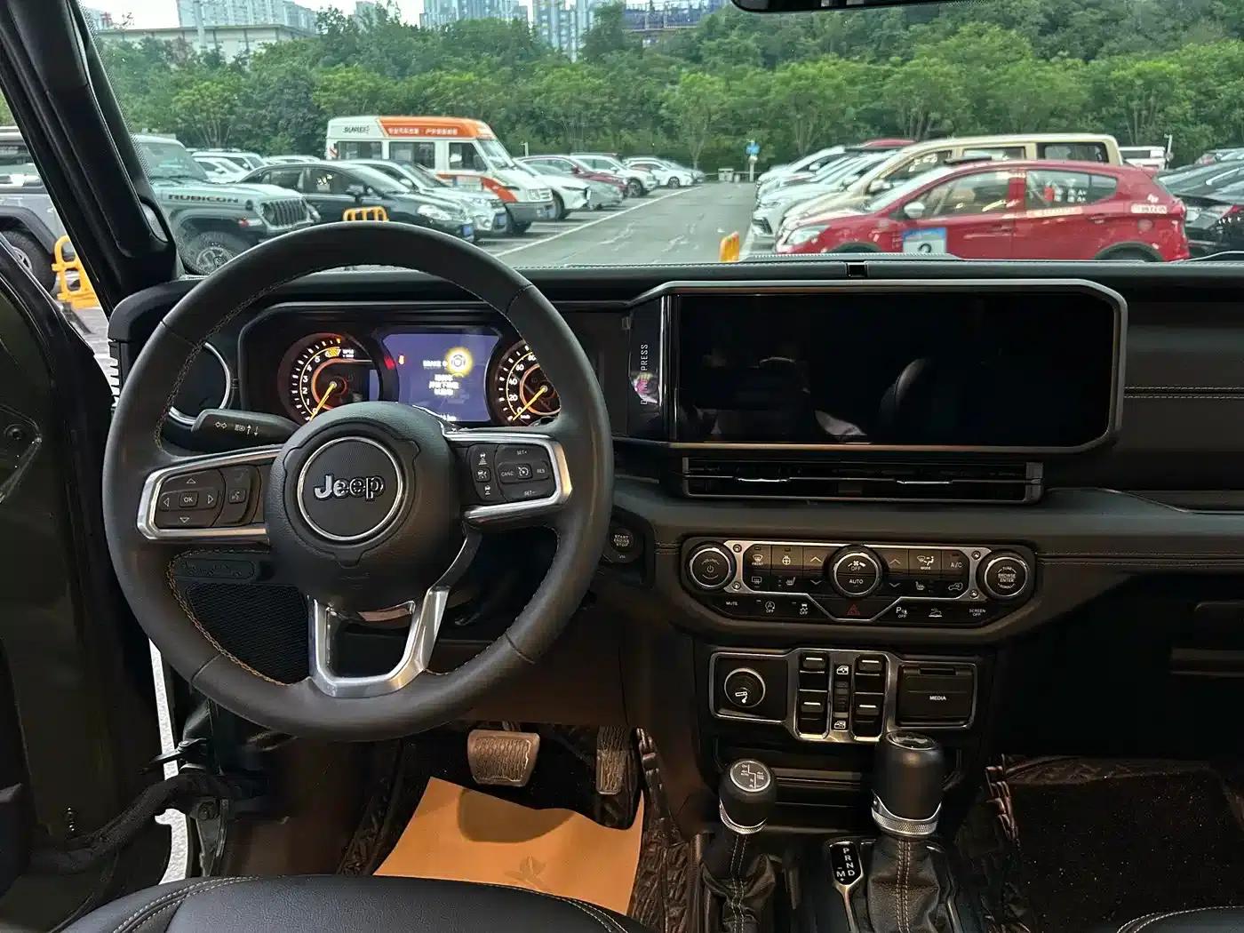 2024 Jeep Wrangler 2.0T Sahara 4-Door Edition — миниатюра 5
