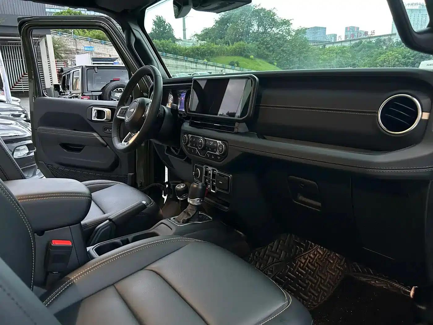 2024 Jeep Wrangler 2.0T Sahara 4-Door Edition — миниатюра 7