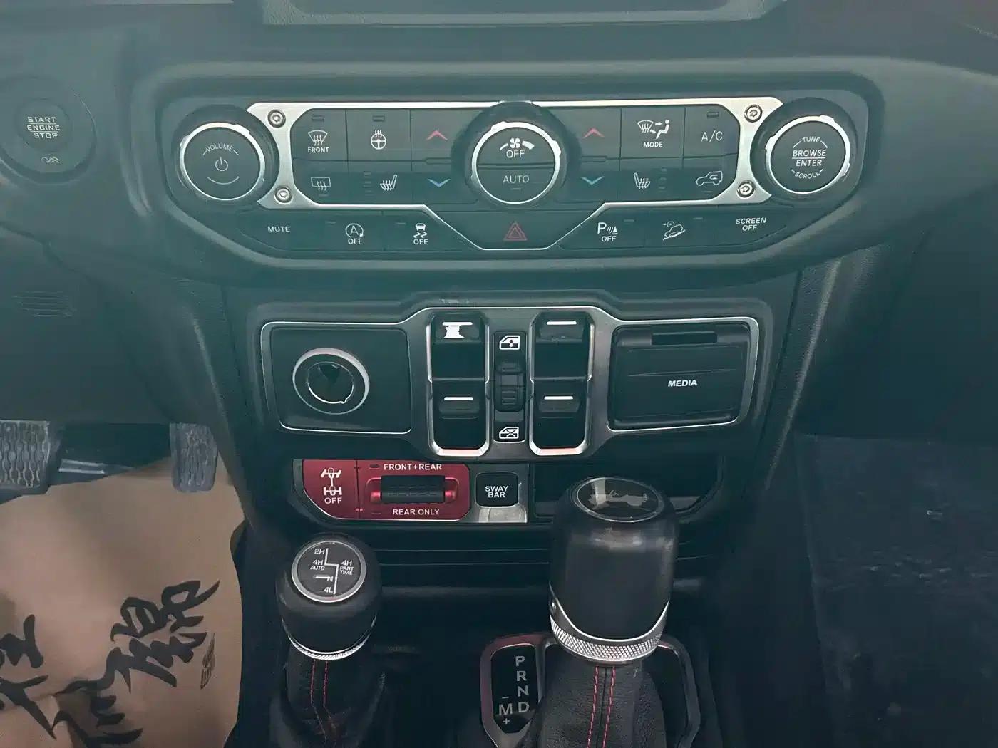 2019 Jeep Wrangler 2.0T Rubicon 4-Door (China VI Emission Standard) — миниатюра 8