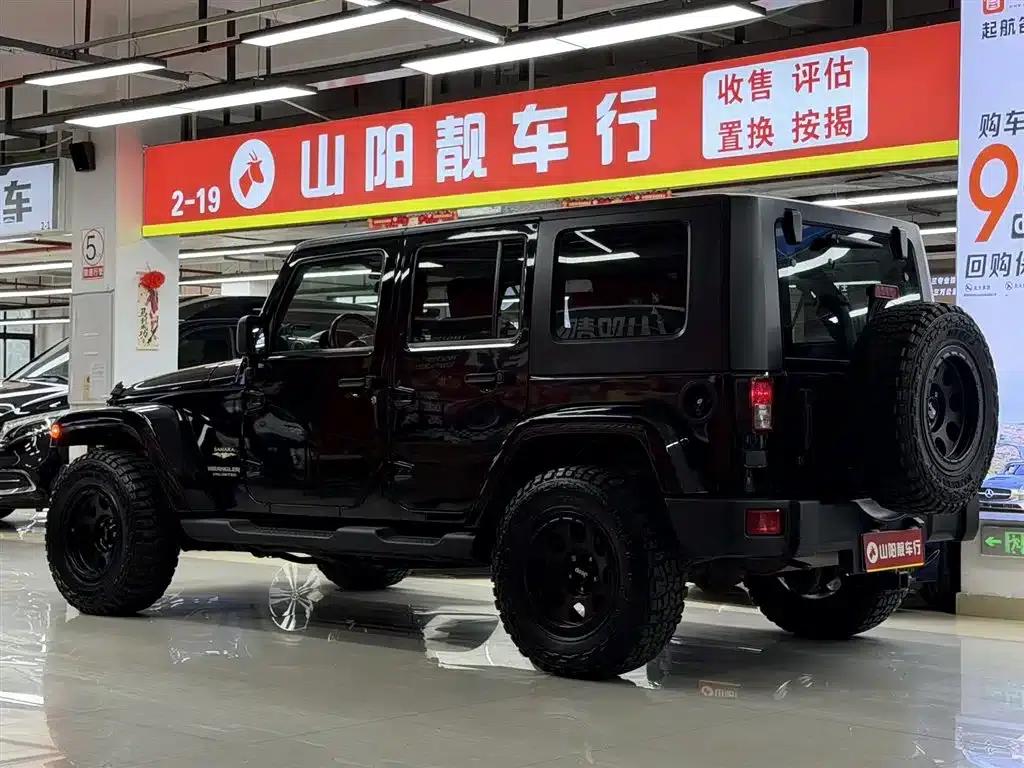 2008 Jeep Wrangler 3.8L Sahara 4-door version — миниатюра 3