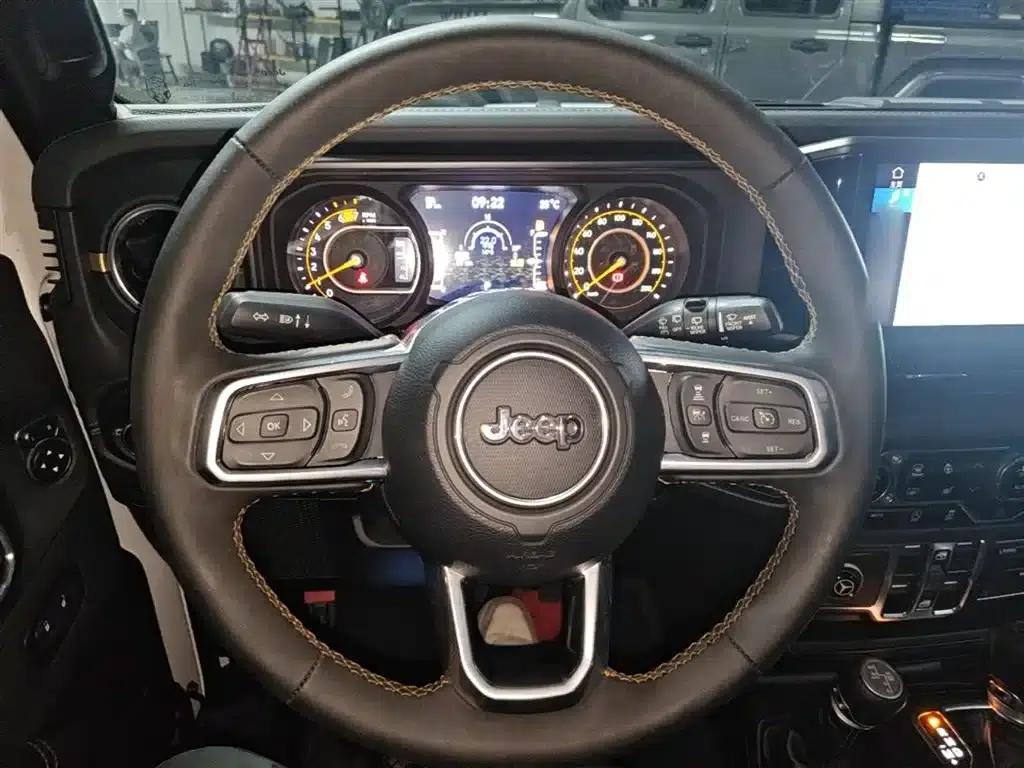 2024 Jeep Wrangler 2.0T Sahara 4-Door Edition — миниатюра 11