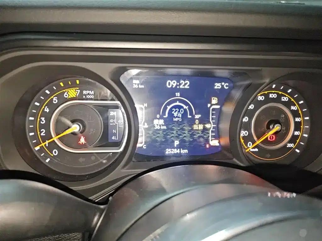2024 Jeep Wrangler 2.0T Sahara 4-Door Edition — миниатюра 12