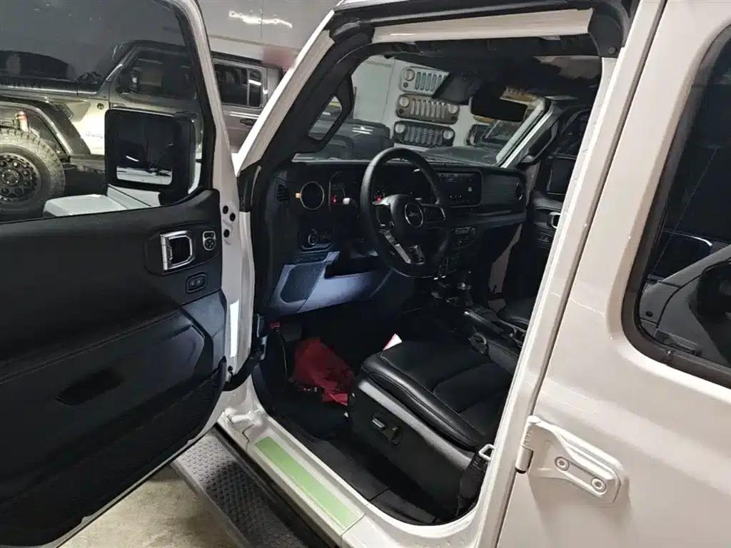 2024 Jeep Wrangler 2.0T Sahara 4-Door Edition — миниатюра 16