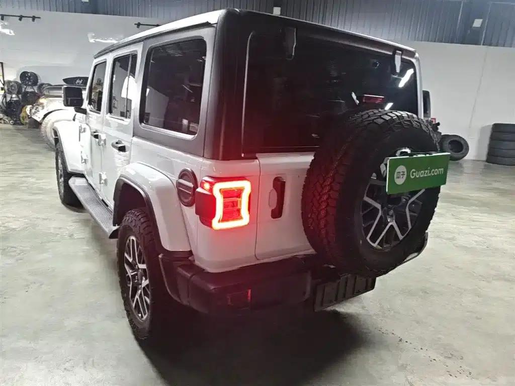 2024 Jeep Wrangler 2.0T Sahara 4-Door Edition — миниатюра 5