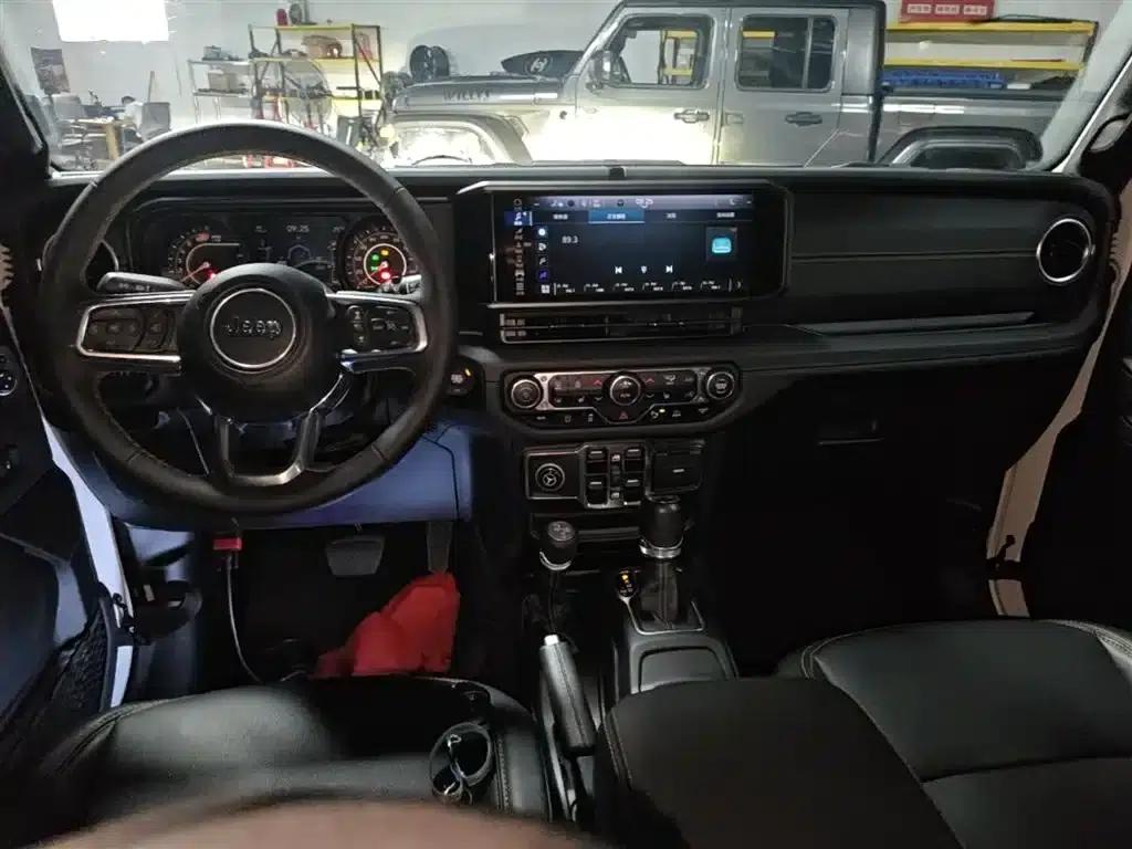 2024 Jeep Wrangler 2.0T Sahara 4-Door Edition — миниатюра 10