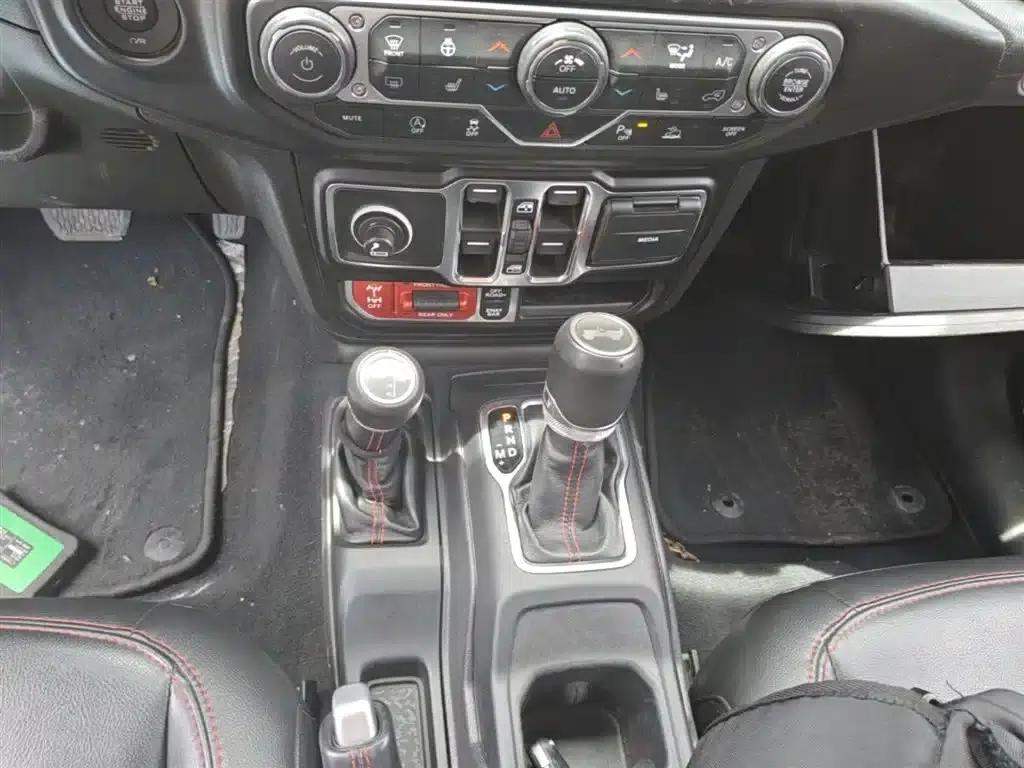 2021 Jeep Wrangler 2.0T Rubicon 4-Door — миниатюра 21