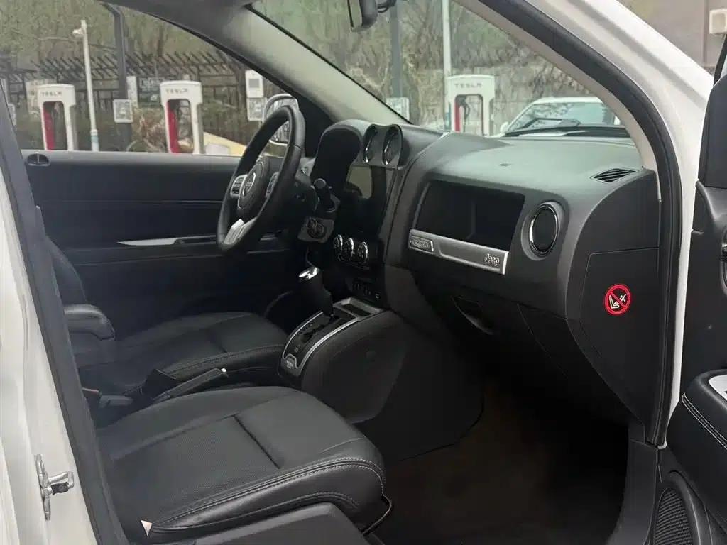 2014 Jeep Compass (Imported) Facelift 2.0L 2WD Elite Edition — миниатюра 4
