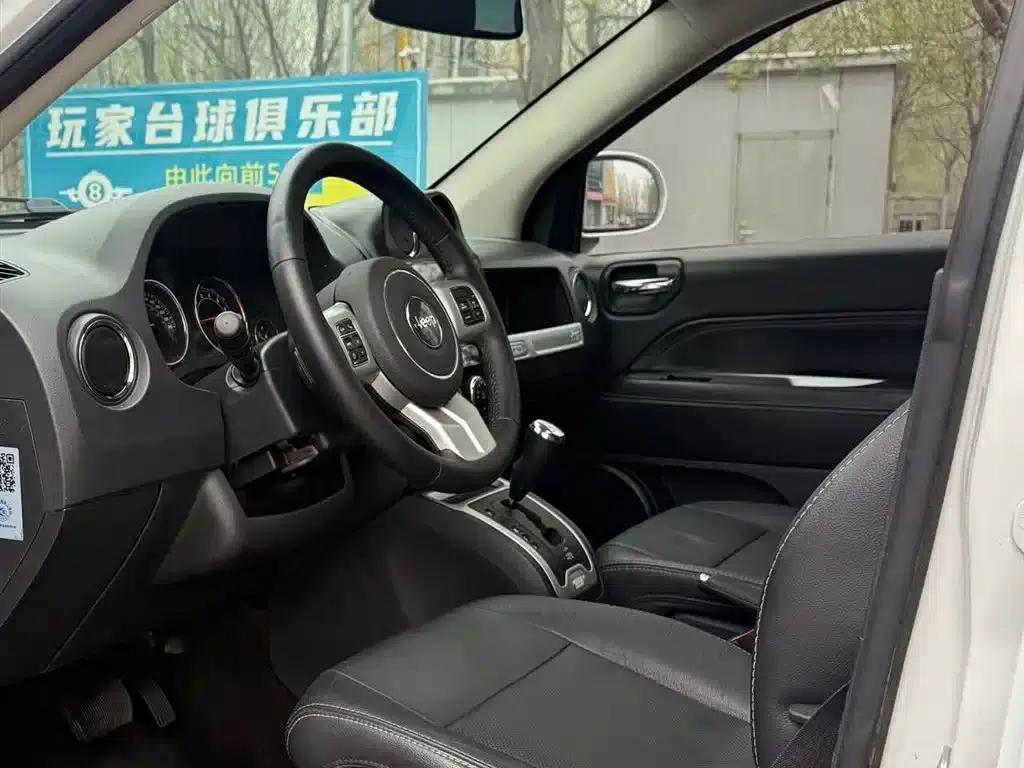 2014 Jeep Compass (Imported) Facelift 2.0L 2WD Elite Edition — миниатюра 6