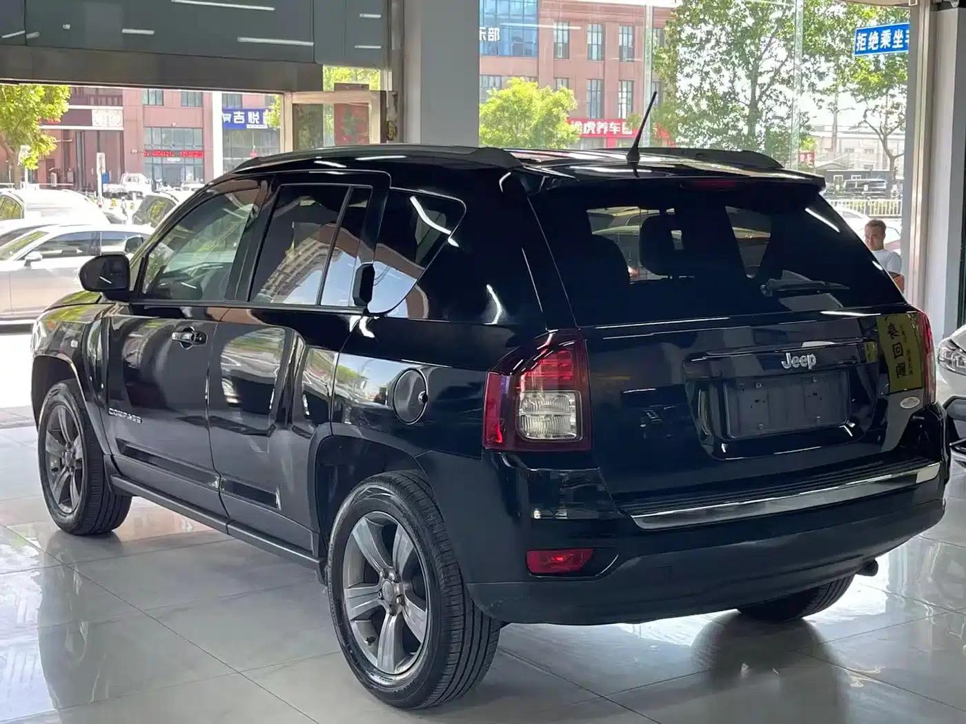 2014 Imported Jeep Compass Facelift 2.4L AWD Comfort Edition — миниатюра 5