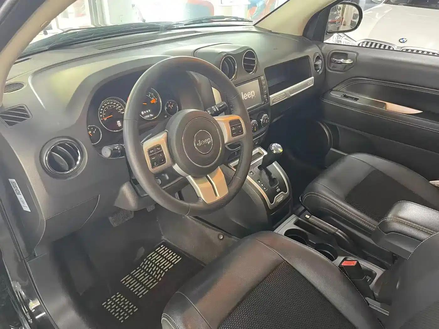 2014 Imported Jeep Compass Facelift 2.4L AWD Comfort Edition — миниатюра 7