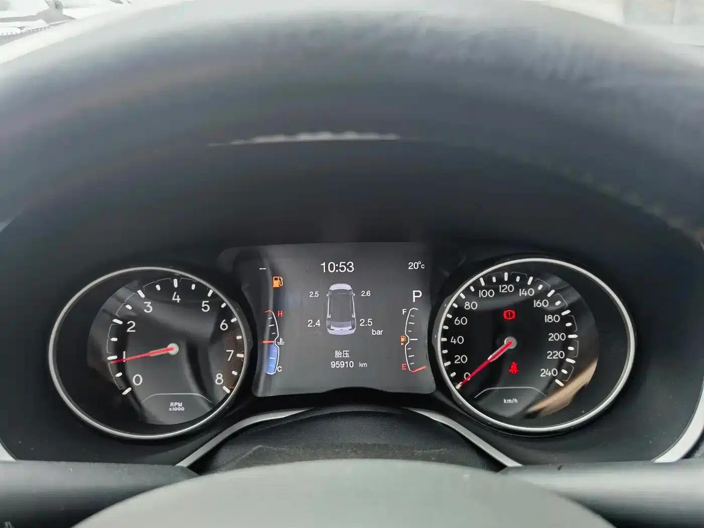 Compass 2017 200T Automatic Family Edition — миниатюра 15