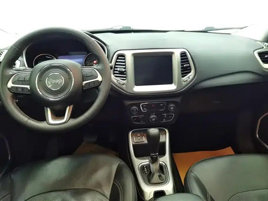 Compass 2017 200T Automatic Family Edition — миниатюра 12