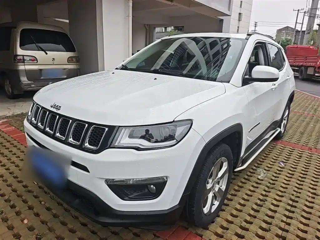 Jeep Compass 2020 220T Automatic Leading Edition — миниатюра 2