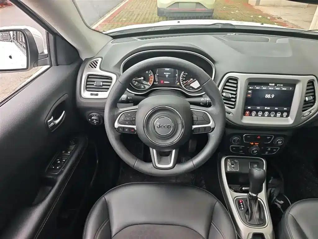Jeep Compass 2020 220T Automatic Leading Edition — миниатюра 11