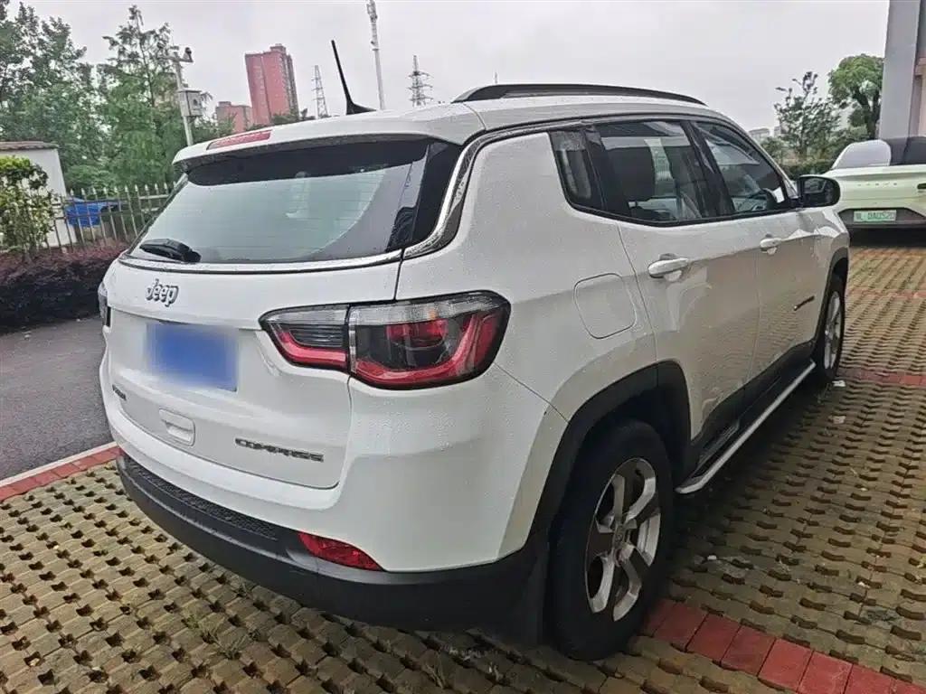 Jeep Compass 2020 220T Automatic Leading Edition — миниатюра 7