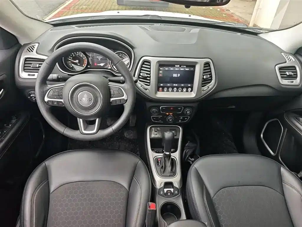 Jeep Compass 2020 220T Automatic Leading Edition — миниатюра 10