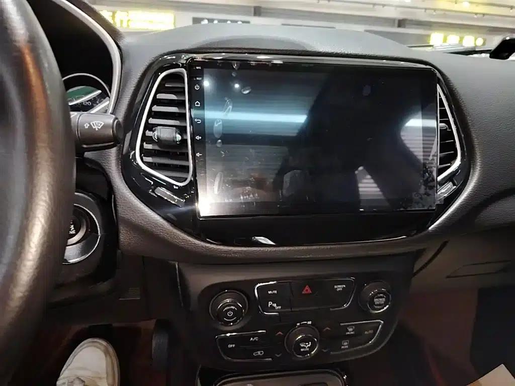 Jeep Compass 2020 220T Automatic Elite Edition — миниатюра 13
