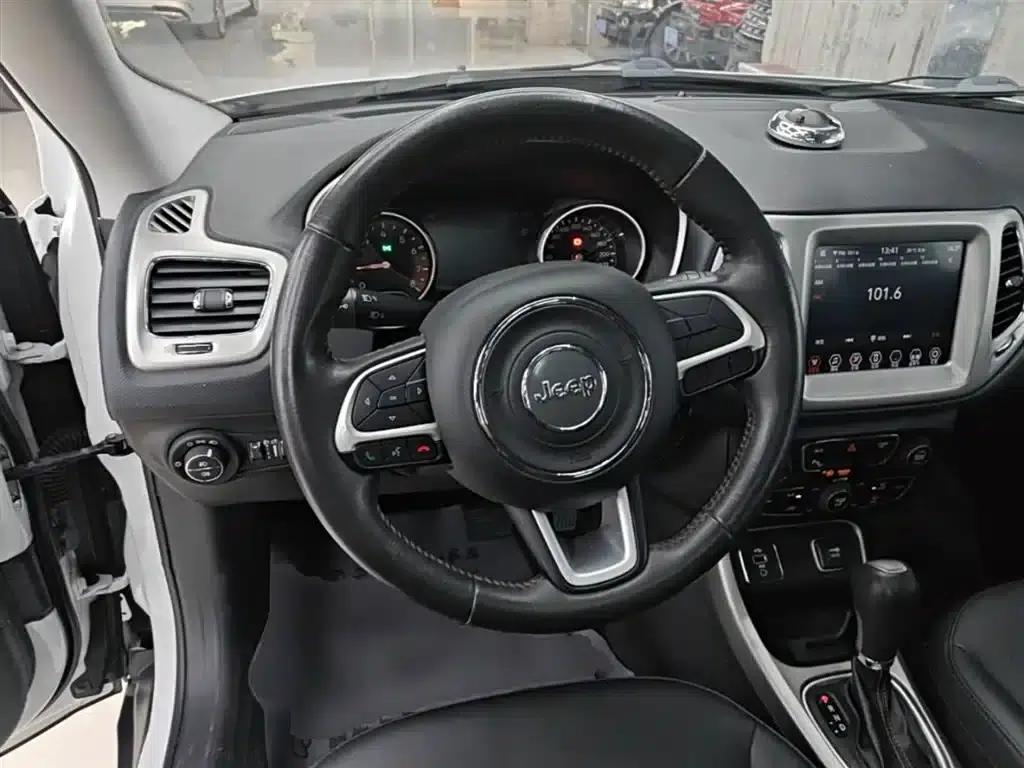 Compass 2017 200T Automatic Family Edition — миниатюра 11