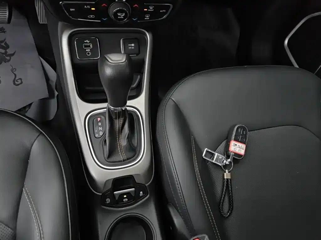 Compass 2017 200T Automatic Family Edition — миниатюра 14