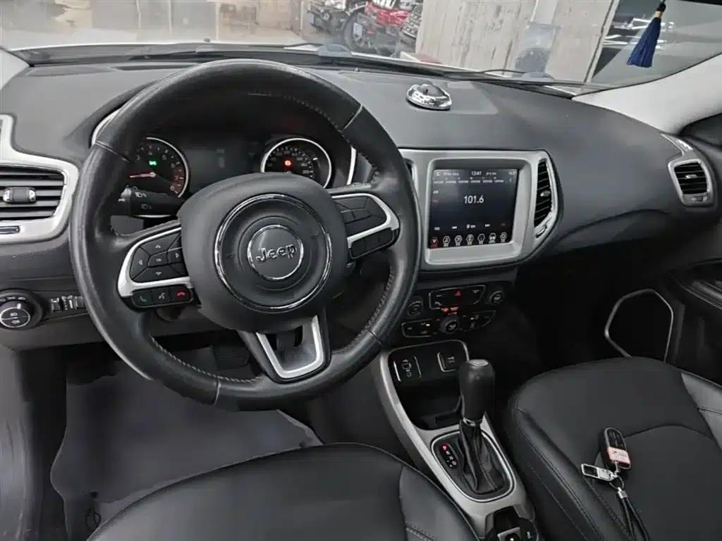 Compass 2017 200T Automatic Family Edition — миниатюра 10