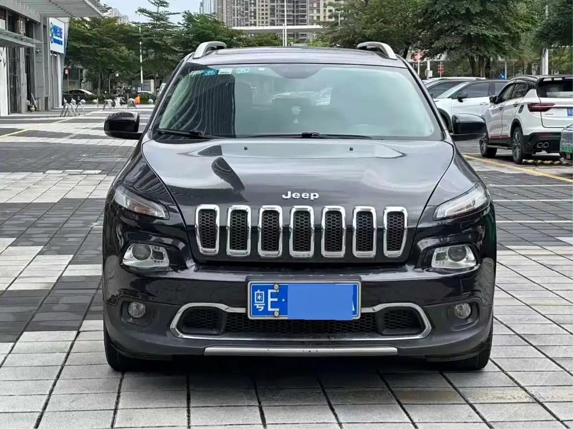 Jeep Cherokee 2017 2.0L Premium Edition — миниатюра 1
