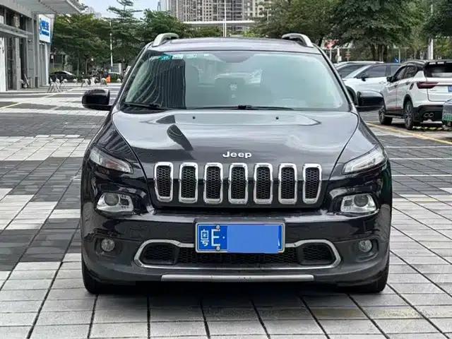 Jeep Cherokee 2017 2.0L Premium Edition
