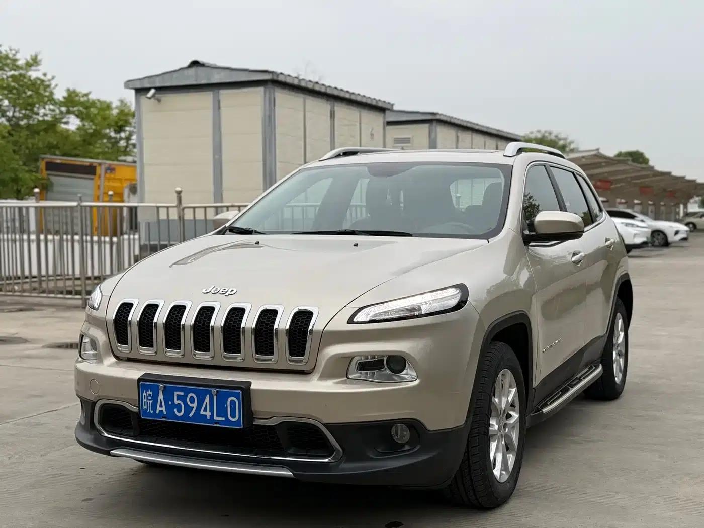 Jeep Cherokee 2017 2.4L Leading Edition — миниатюра 1